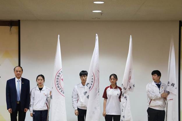 http://www.gdhsc.edu.cn/_mediafile/admin/2019/12/12/1v368r60jc.jpg