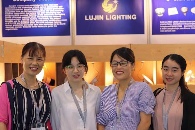 说明:http://www.gdhsc.edu.cn/_mediafile/admin/2019/06/17/3sl8p6jc10.jpg